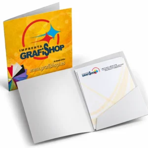 Carpetas con solapa personalizadas abiertas con diseño corporativo